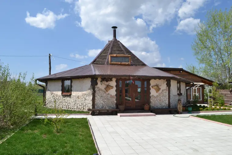 Сільський краєвид із полями на Київщині